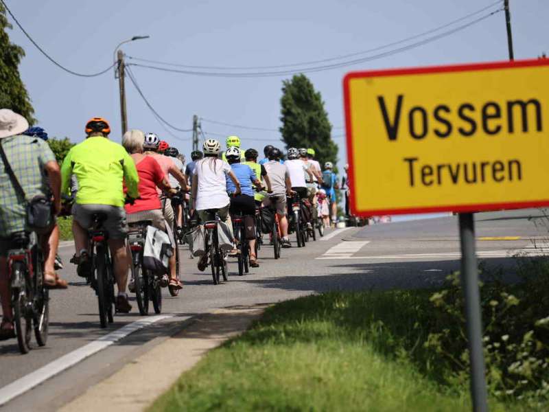 Actie van de Fietsersbond Tervuren langs de N3 voor een veilig fiets- en voetpad op 23 mei 2026. ©Tervuren+